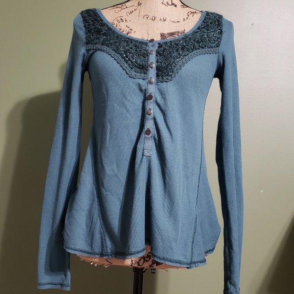 Sold{Free People} Teal Applique Thermal - Picture 2 of 5